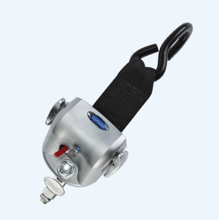 Q011012 | Q'STRAINT | Single QRT-360 Retractor mounted with L-Track Fitting