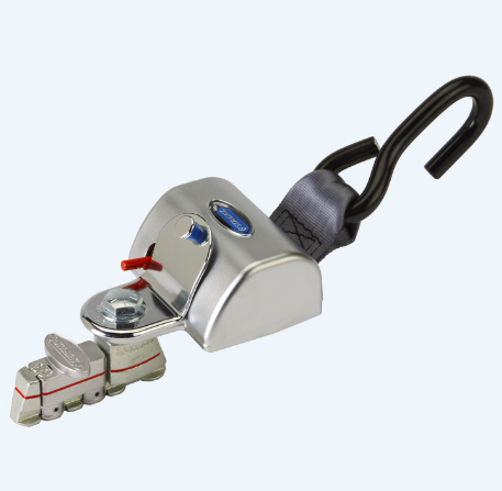 Q8-6209-L | Q'STRAINT | Single, fully automatic QRT Max retractor (knobless) mounted with L-Track fitting.